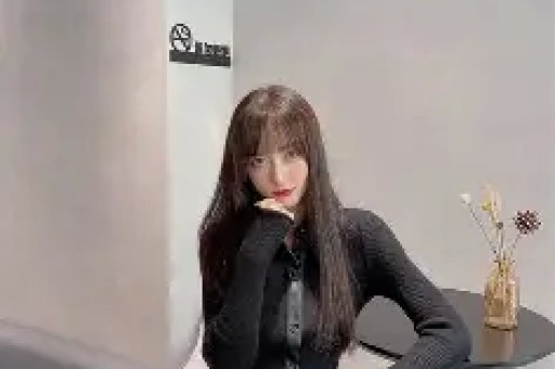 陪玩陪睡算啥？继人体盛宴、舔手指后艺人再曝阴暗面 秦岚被牵