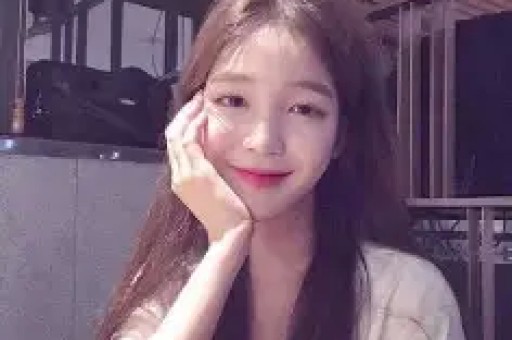 同样是售假董宇辉的全额退款比李维刚的假一赔十差了十八条街