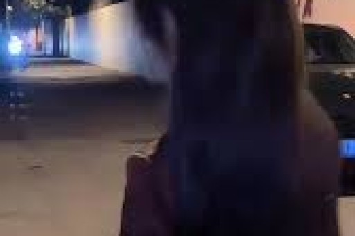 网红丹丹再翻车!印度火车没座位被她夸成一家团圆神设计！