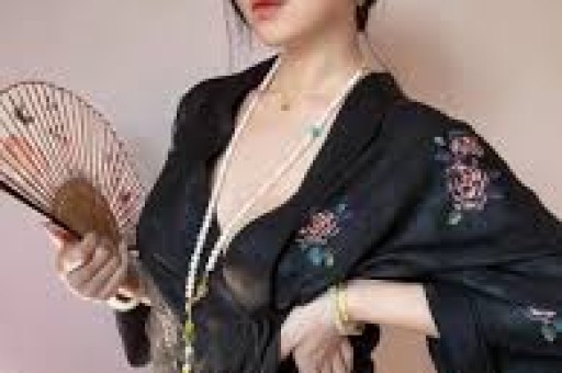 李湘力捧过的富二代活该身败名裂当了小三还想洗白？
