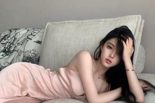 “假洋牌”优思益翻车事件：网红集体致歉背后的品牌包装术与流量陷阱